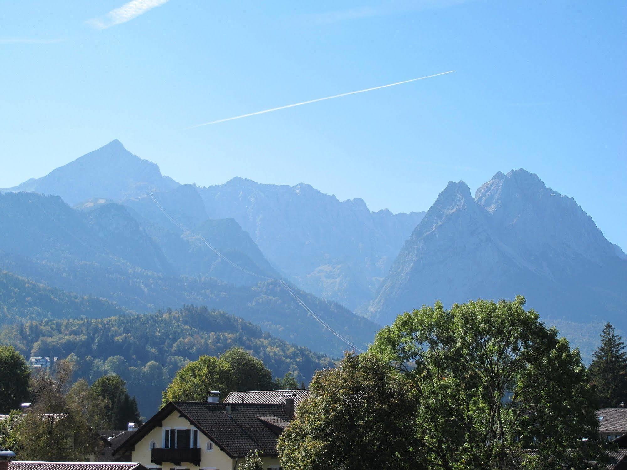 Hotel Garni Almenrausch Und Edelweiss Garmisch-Partenkirchen Eksteriør billede