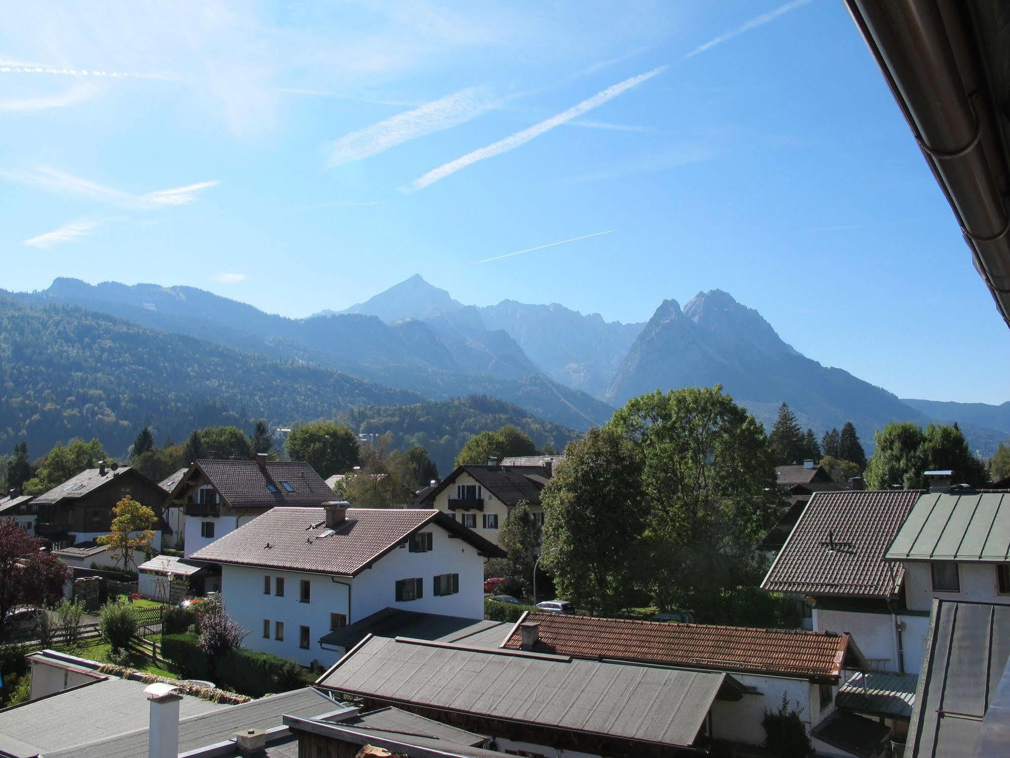 Hotel Garni Almenrausch Und Edelweiss Garmisch-Partenkirchen Eksteriør billede