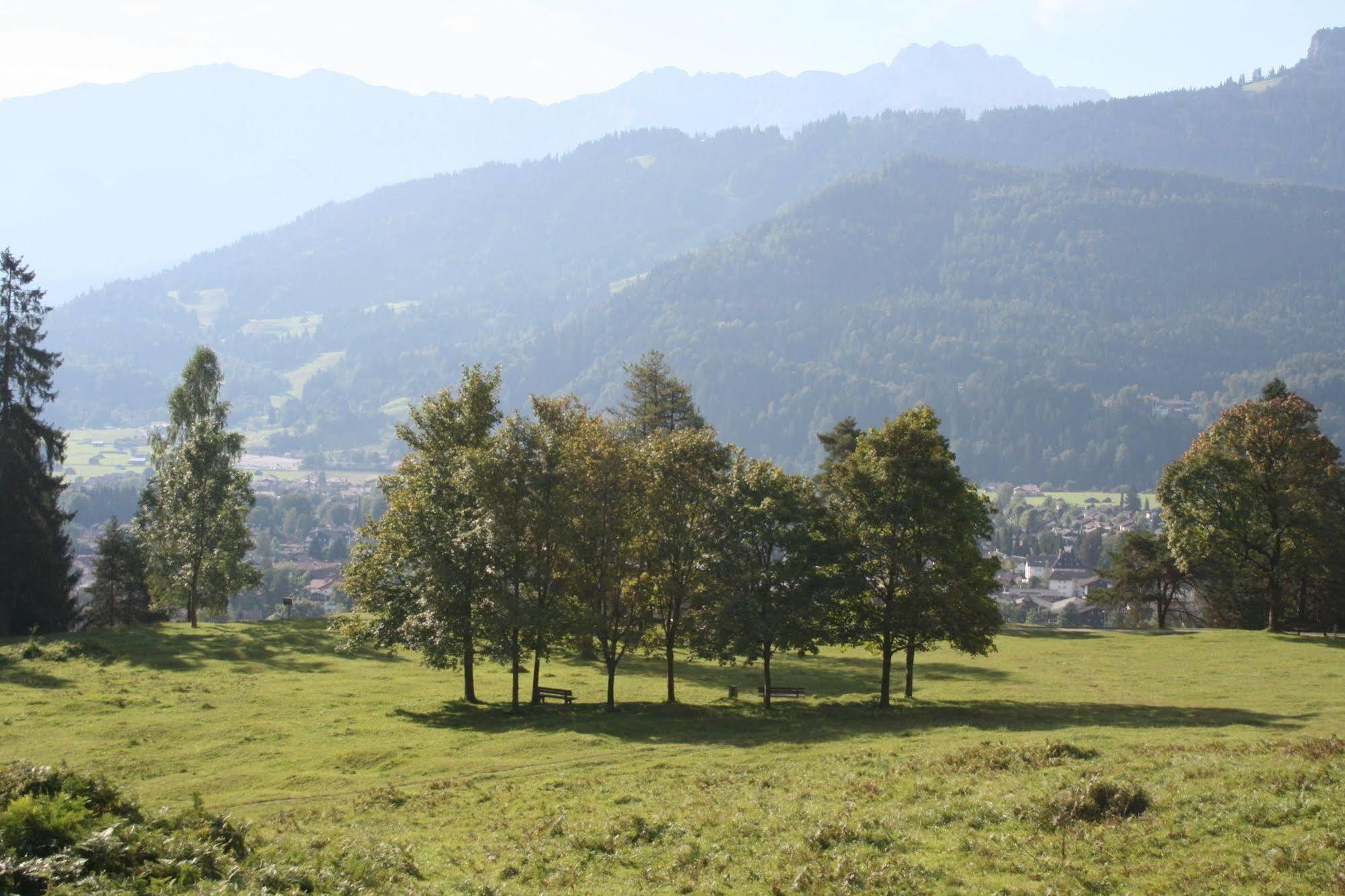 Hotel Garni Almenrausch Und Edelweiss Garmisch-Partenkirchen Eksteriør billede