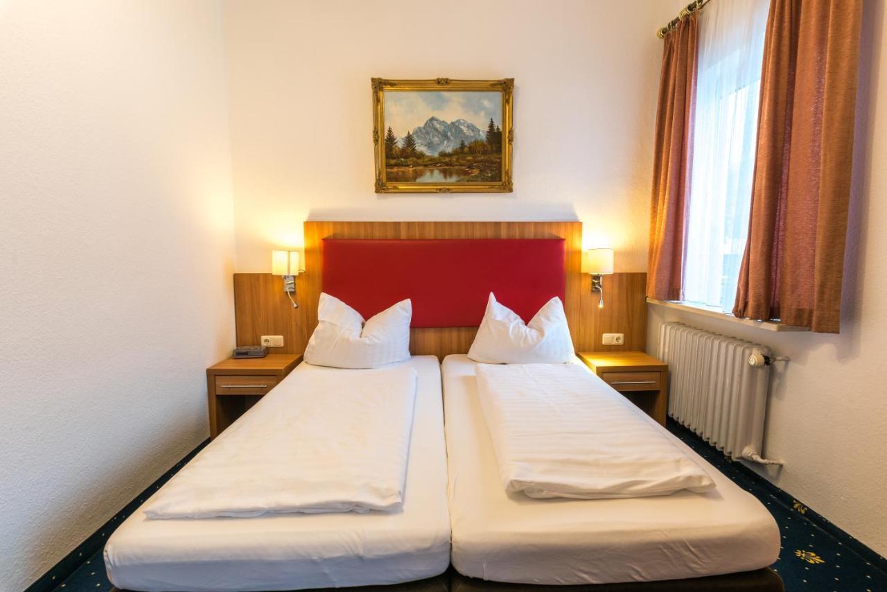 Hotel Garni Almenrausch Und Edelweiss Garmisch-Partenkirchen Eksteriør billede