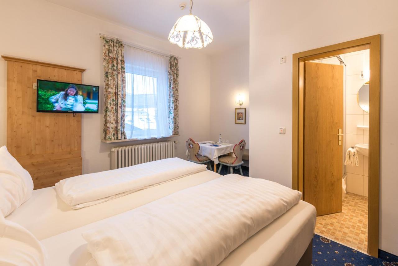 Hotel Garni Almenrausch Und Edelweiss Garmisch-Partenkirchen Eksteriør billede