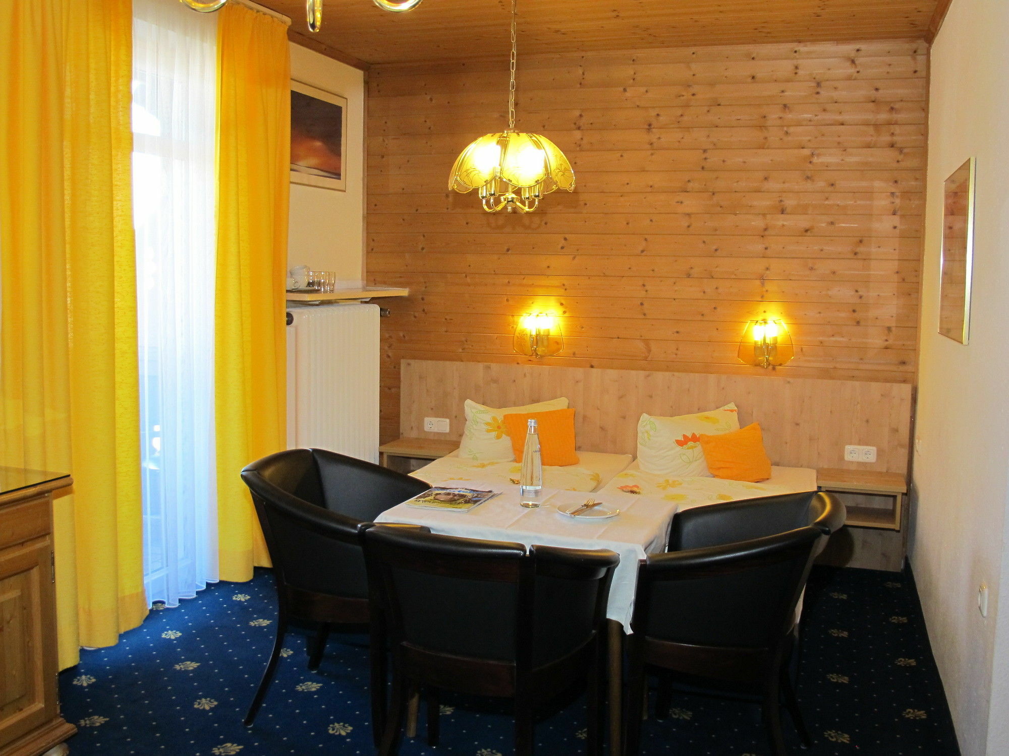 Hotel Garni Almenrausch Und Edelweiss Garmisch-Partenkirchen Eksteriør billede